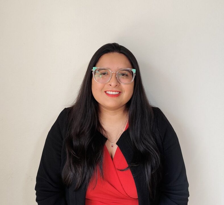 Johanna Reyes Encargada de Administración y Finanzas en Australmat