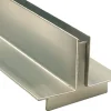 Rejilla Ranurada Australmat C250 de acero galvanizado, en perfiles T y L y anchos útiles de 100 y 150 mm para drenaje de tránsito mixto.
